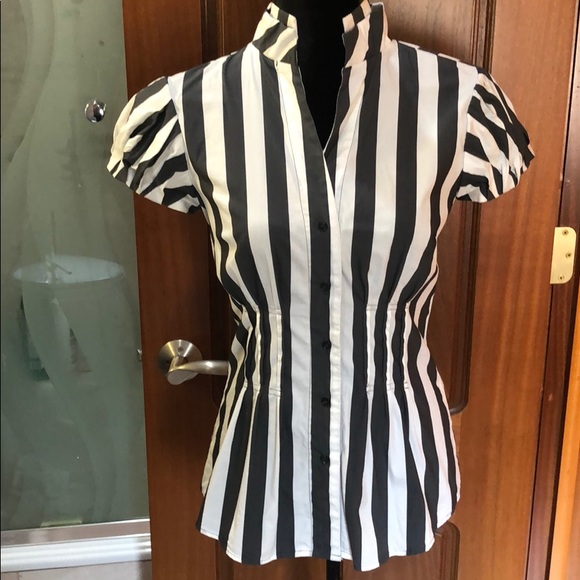 Zara Tops - Zara Striped Shirt Size Small🌺